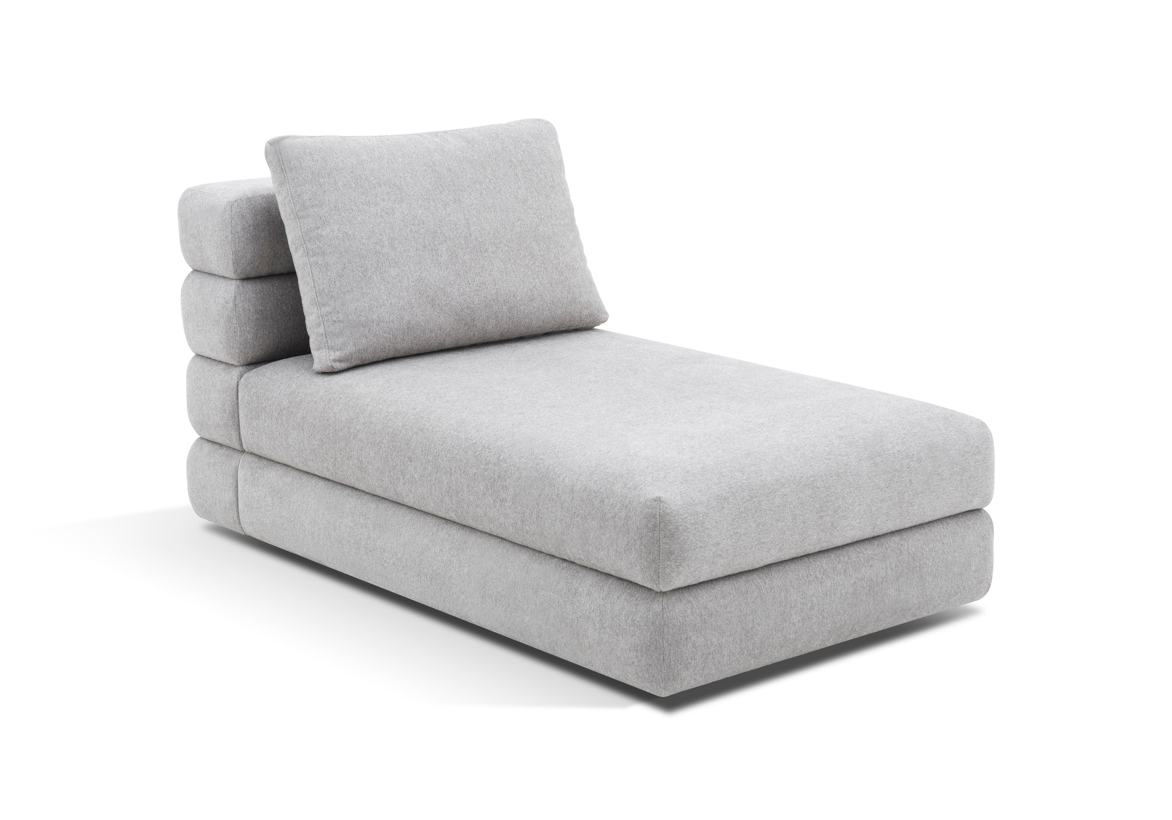 CHAISE ABITO
